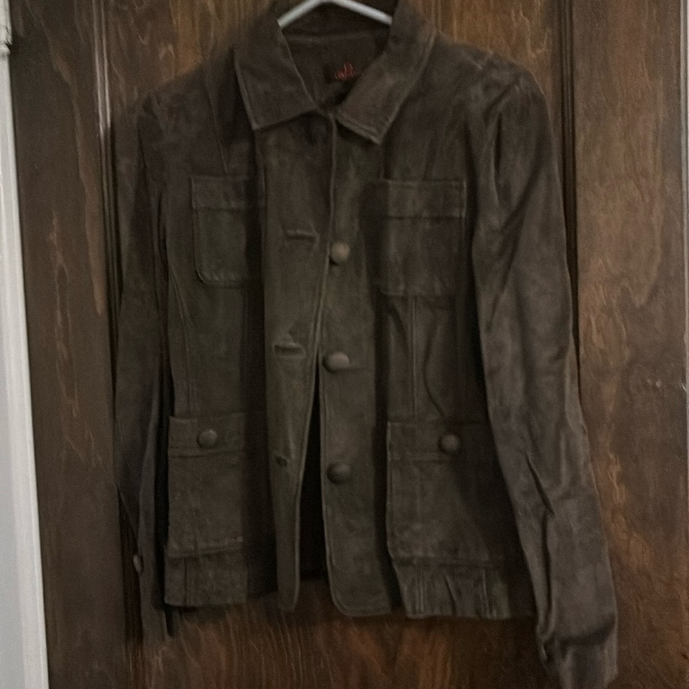 Gorgeous Danier Brown leather jacket